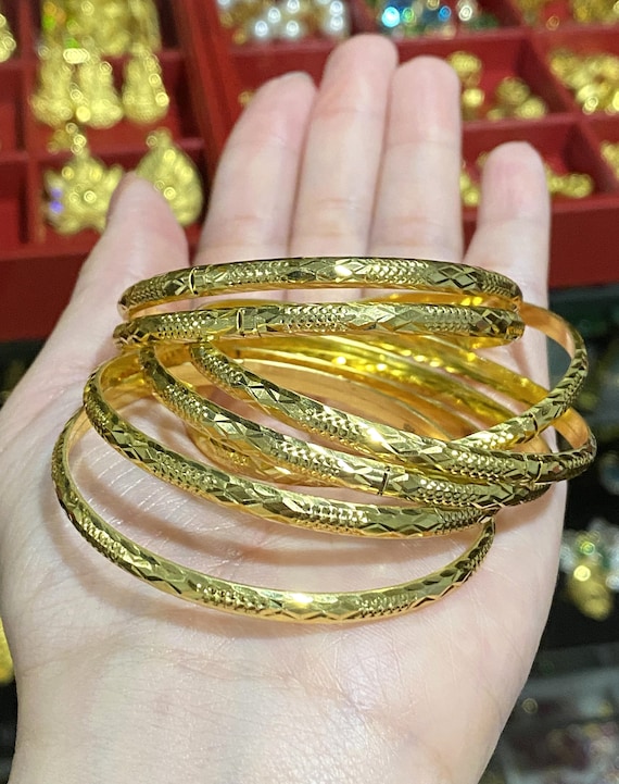 18K Yellow Gold 7 Pieces Set Bangle Diamond Cut. 53mm, Vintage