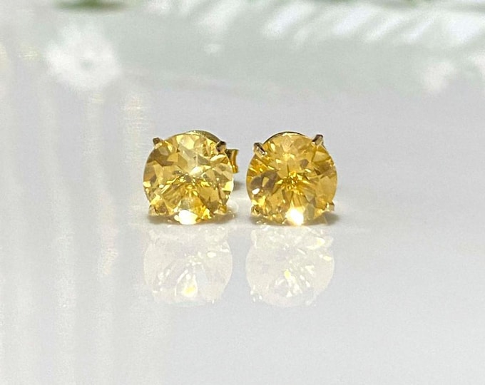 Vintage 15K 610 Solid Yellow Gold Yellow 2.56ct Round cut Citrine Earrings.