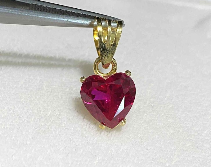 Vintage 15K 610 Solid Gold Ruby Heart Pendant.