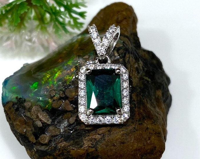 Vintage Sterling Silver Emerald & White Topaz Rectangular Pendant.