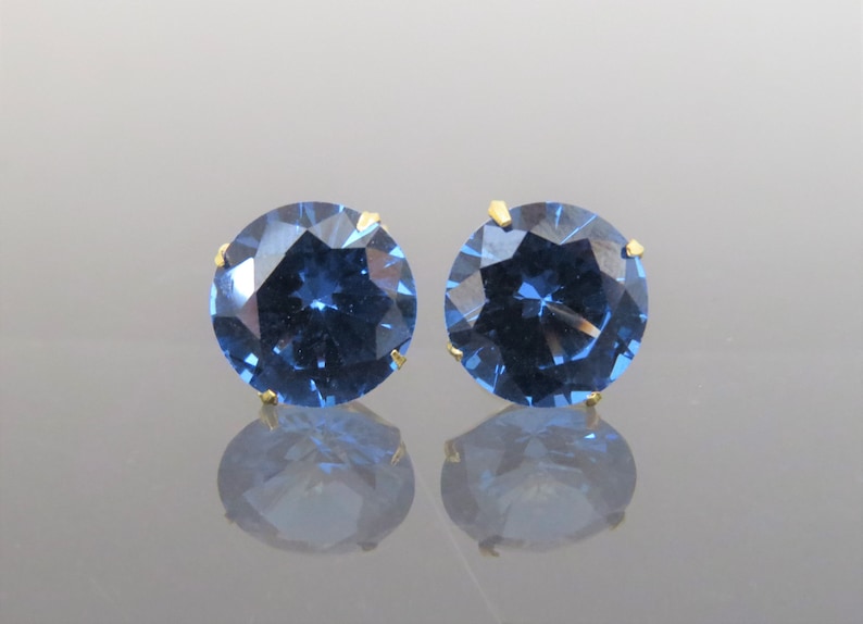 Vintage 18K Solid Yellow Gold 7.74ct Round cut Blue Spinel Stud Earrings 10MM image 1