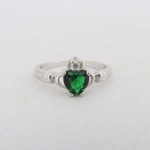 Vintage Claddagh Sterling Silver Emerald & White Topaz Ring Size 5