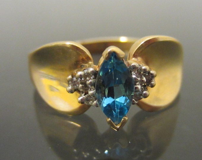Vintage 14K Solid Yellow Gold Genuine Blue Topaz & Diamond Ring Size 10