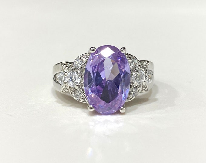 Vintage Sterling Silver Oval Amethyst & White Topaz Ring Size 7
