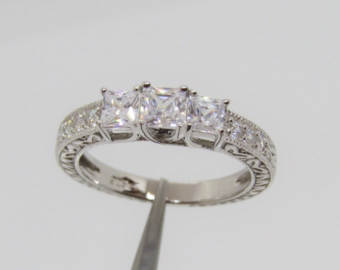 Vintage Sterling Silver Princess cut White Topaz Wedding Engagement Ring Size 7