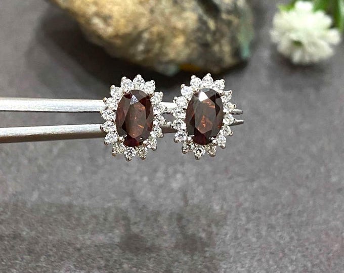 Vintage Sterling Silver Oval cut Garnet & White Topaz Earrings.