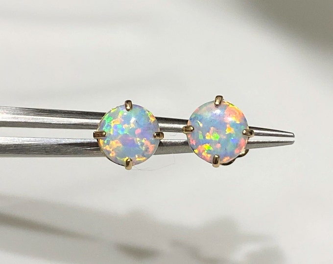 Vintage 14K Solid Yellow Gold White Opal Stud Earrings 7mm