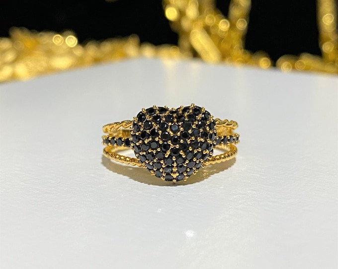 Vintage 18K Solid Yellow Gold Black Sapphire Heart Ring Size 6.25