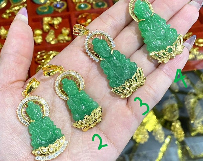 Vintage 18K Solid Gold Green Jadeite Jade Guan Yu, Kwan Yin Buddha Pendant. Mat Phat Ba Quan Am.