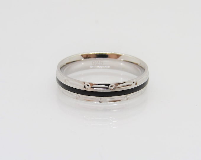 Vintage Sterling Silver Black Oynx Diamond cut Band Ring Size 11