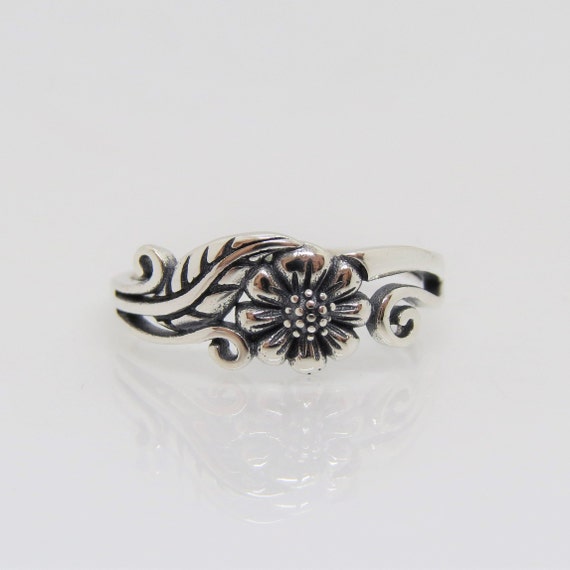 Vintage Sterling Silver Flower & Vine Ring Size 5