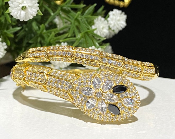 Vintage 15K 610 Solid Yellow Gold White, Black Sapphire Snake Bangle Bracelet 53MM