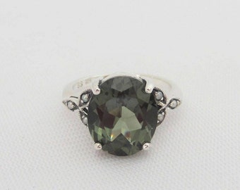 Vintage Sterling Silver Green Tourmaline & Seed Pearl Ring.