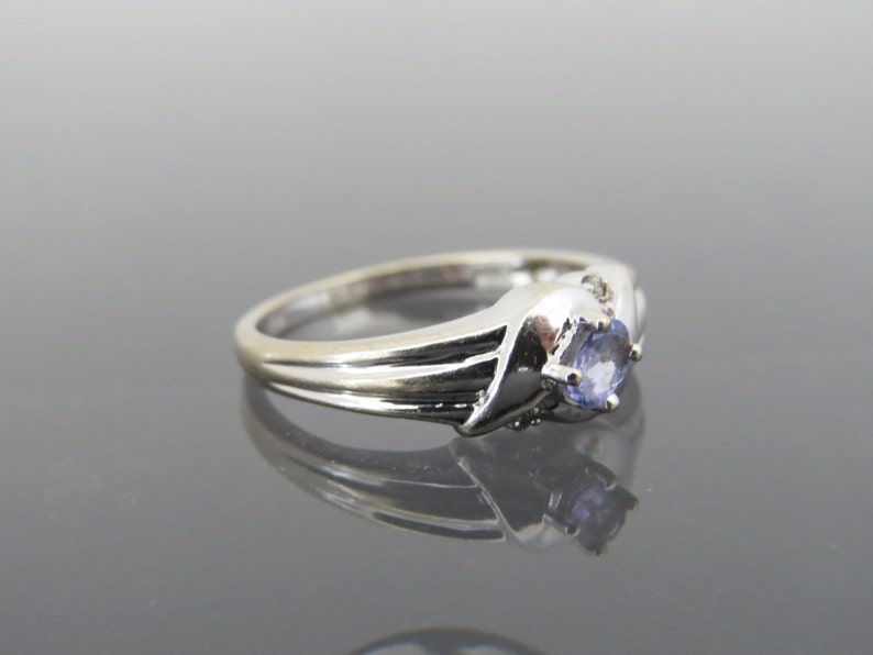 Vintage 10K Solid White Gold Natural Tanzanite & Diamond Ring Size 6.75 image 4