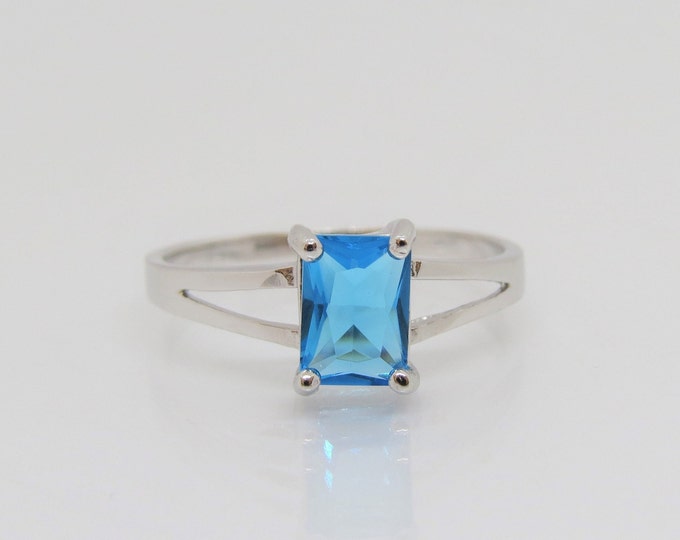 Vintage Sterling Silver Blue Topaz Ring Size 10