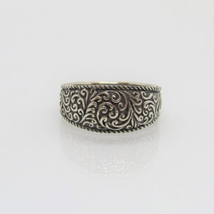 Vintage Tibetan Sterling Silver Carved Dome Ring Size 8