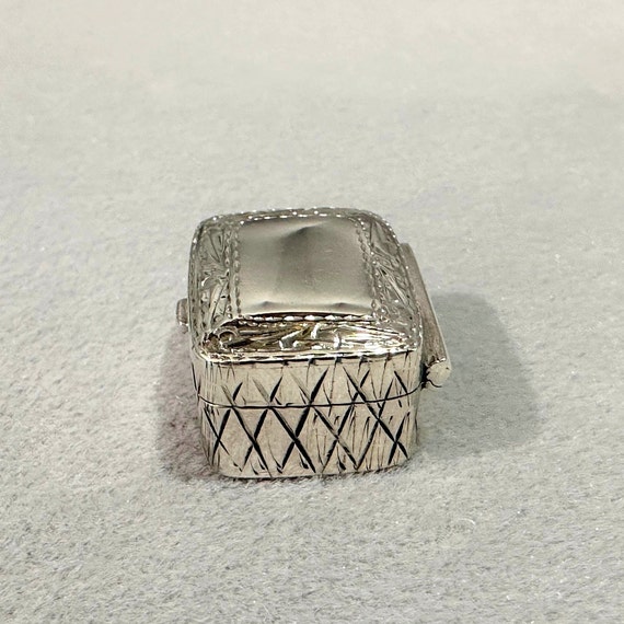 Vintage Sterling Silver Rectangular Edged Pill Box - image 2