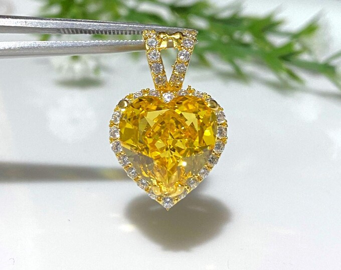 Vintage 15K 610 Solid Gold Heart cut Citrine & White Topaz Heart Pendant.