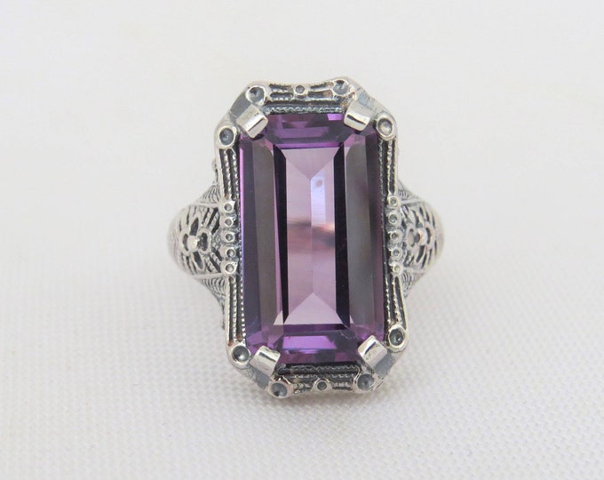 Vintage Sterling Silver Alexandrite Filigree Ring.