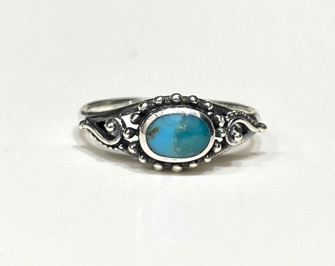 Vintage Sterling Silver Turquoise Filigree Ring.