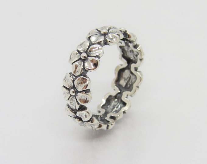 Vintage Sterling Silver Flowers Band Ring