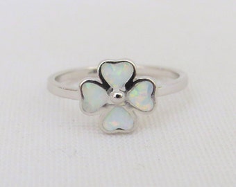 Vintage Sterling Silver 4 Leafs Clover Fire Opal Ring.