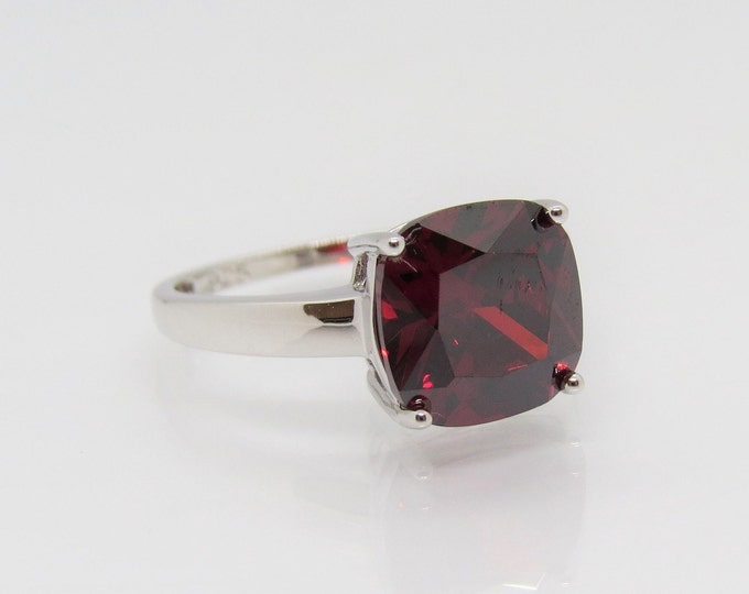 Vintage Sterling Silver Garnet Ring Size 4