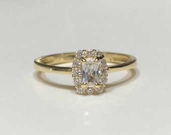 Vintage 14K Solid Yellow Gold White Topaz Ring Size 6.