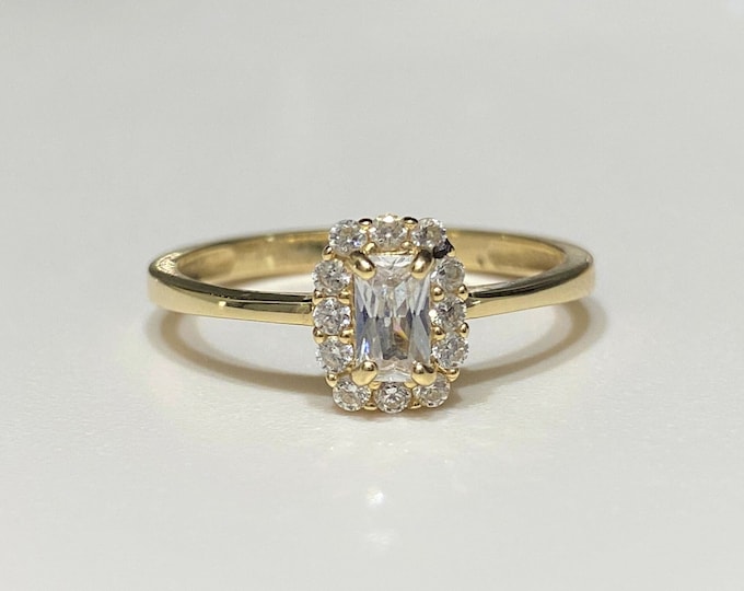 Vintage 14K Solid Yellow Gold White Topaz Ring Size 10