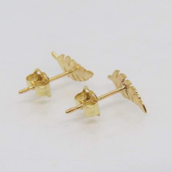 Vintage 14K Solid Yellow Gold Leaf Tiny Earrings - image 5