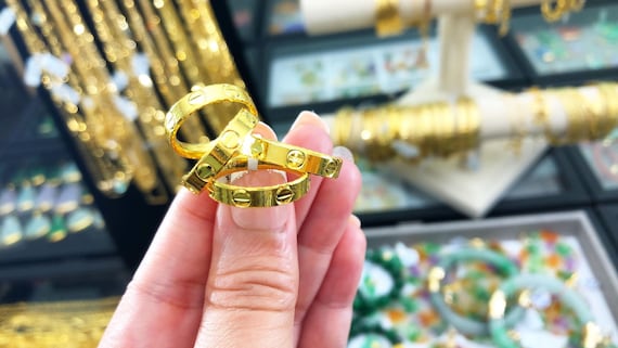 24K 980 Pure Gold Diamond cut Band Ring Size 7 - image 7