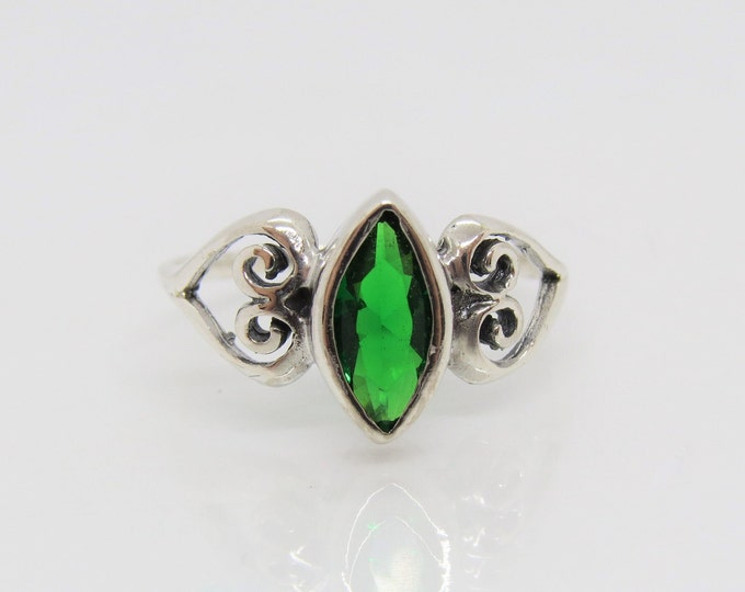 Vintage Sterling Silver Emerald Celtic Ring Size 8