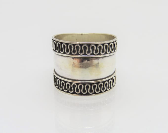 Sterling Silver Swirly Band Ring Size 9