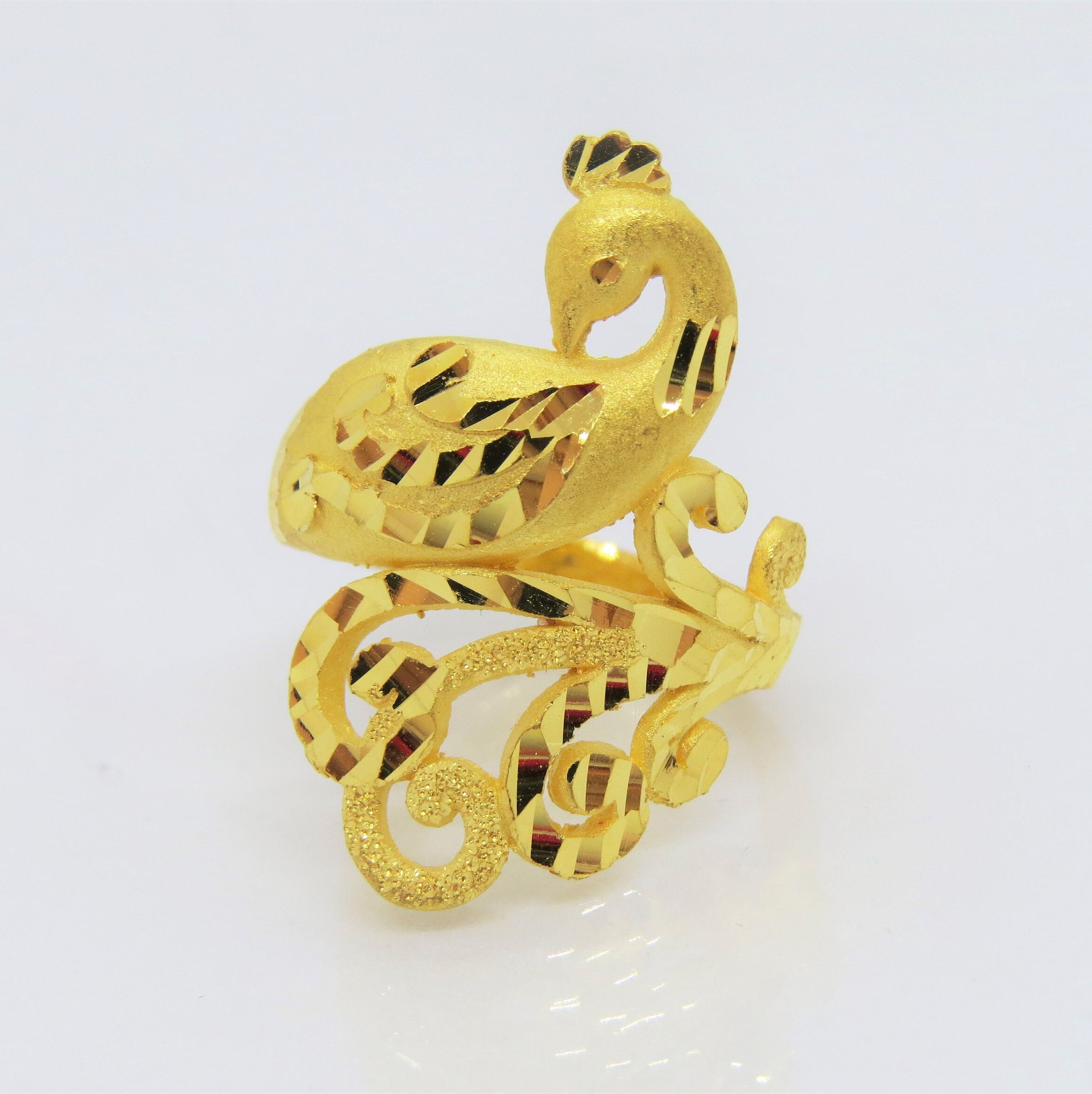 Buy Multicoloured Rings for Women by ZAVERI PEARLS Online | Ajio.com