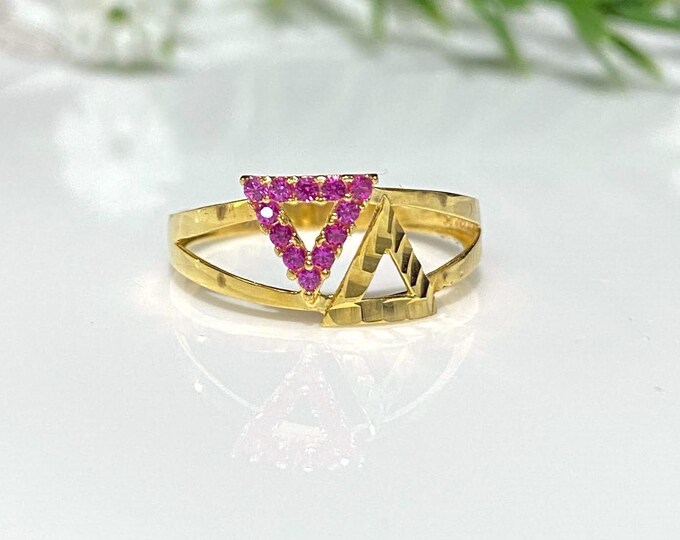 Vintage 18K Solid Gold Ruby Triangle Ring Size 5.75