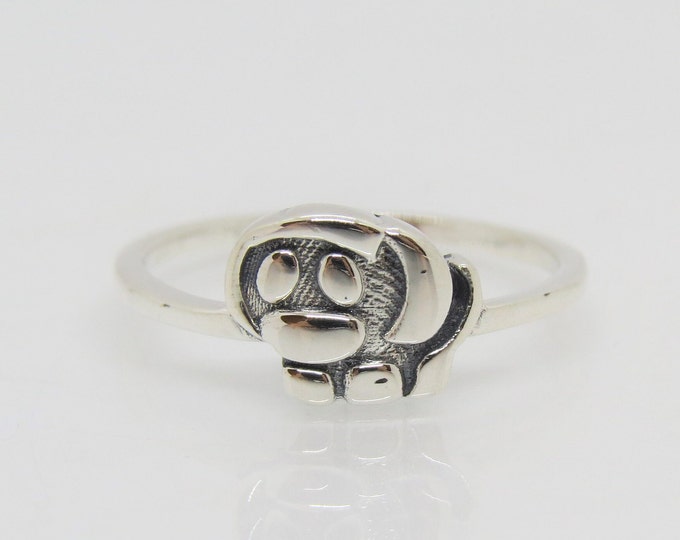 Vintage Sterling Silver Dog Ring Size 6