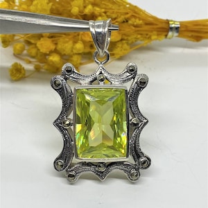 Vintage Sterling Silver Peridot & Marcasite Pendant.
