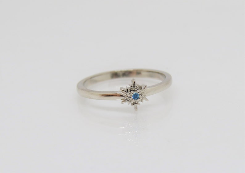 Vintage Sterling Silver Aquamarine Snowflake Tiny Ring Size 6