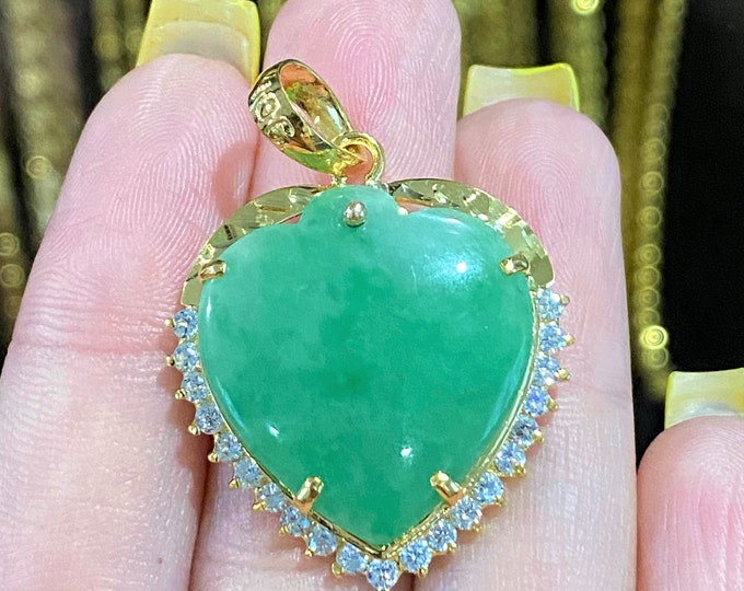 Vintage 18K Solid Yellow Gold Green Jadeite Jade White Topaz Heart Pendant.
