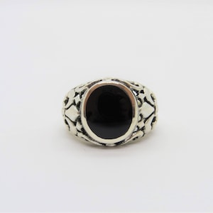 Vintage Sterling Silver Black Oynx Fleur De Lis Dome Ring Size 8