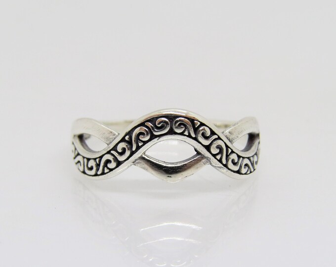 Vintage Sterling Silver Carved Swirly Band Ring Size 7