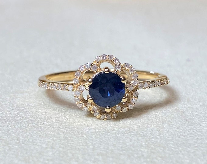 Vintage 14K Solid Yellow Gold Natural Blue Sapphire & Diamond Flower Ring Size 7.25