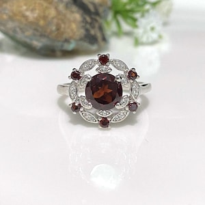 Vintage Sterling Silver Natural Garnet & White Topaz Ring Size 7