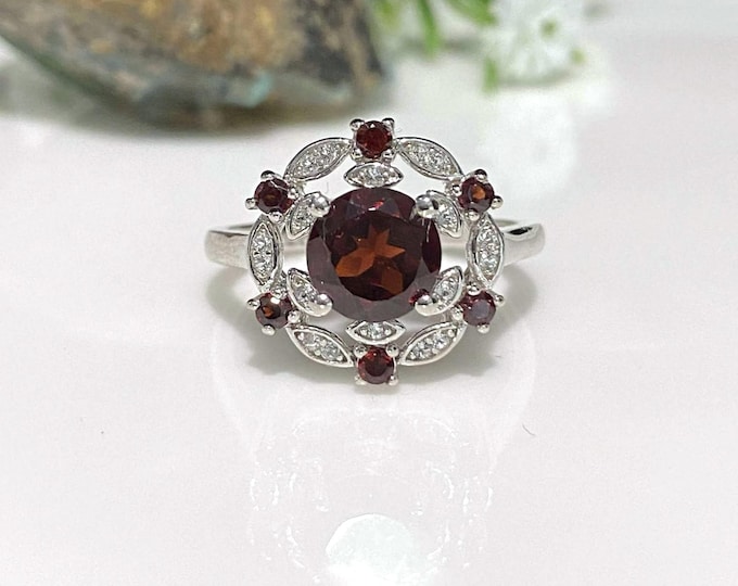 Vintage Sterling Silver Natural Garnet & White Topaz Ring Size 7