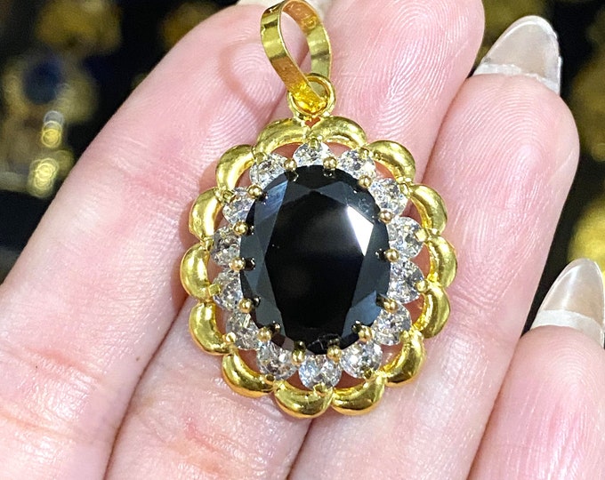 Vintage 18K Solid Yellow Gold Black Sapphire & White Topaz Pendant.