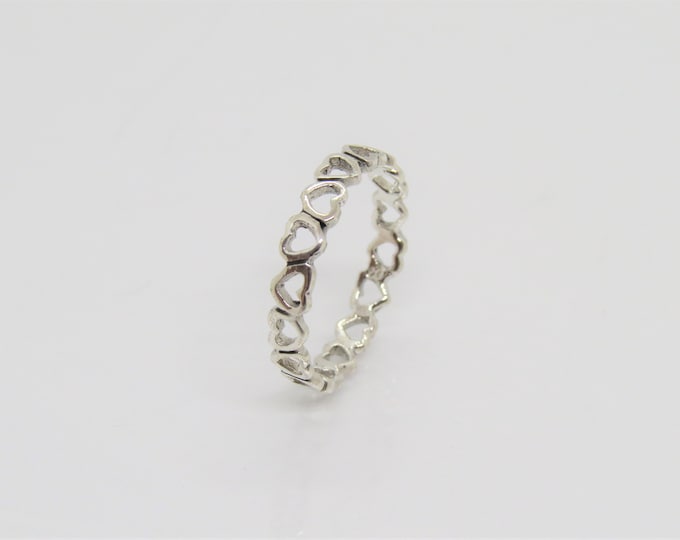 Vintage Sterling Silver Eternity Heart Band Ring Size 9