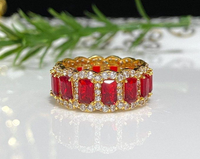 Vintage 15K 610 Solid Yellow Gold Ruby & White Topaz Band Ring Size 7