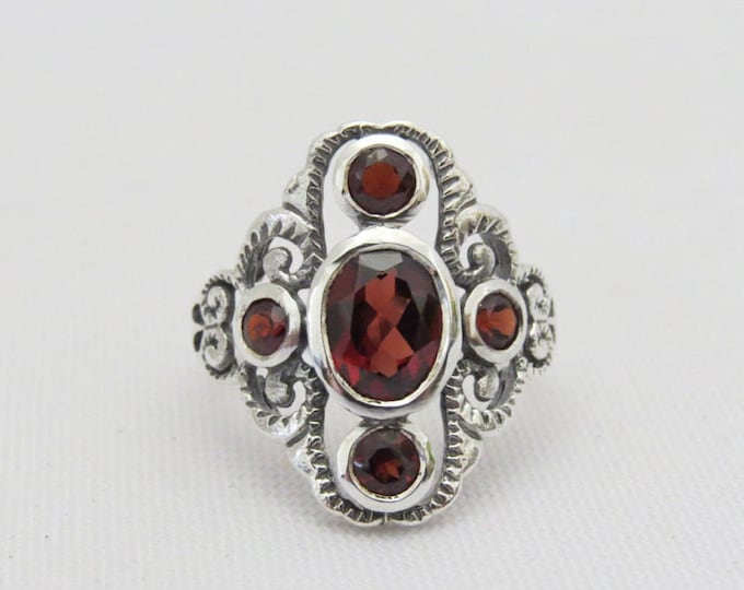 Vintage Sterling Silver Natural Red Garnet Ring Size 8