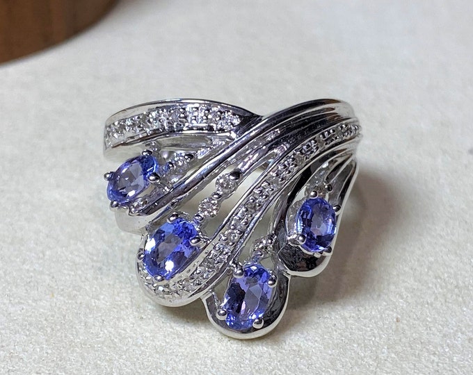 Vintage 14K Solid White Gold Oval Genuine Tanzanite & Diamond Ring Size 6