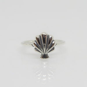 Vintage Sterling Silver Seashell Ring Size 7